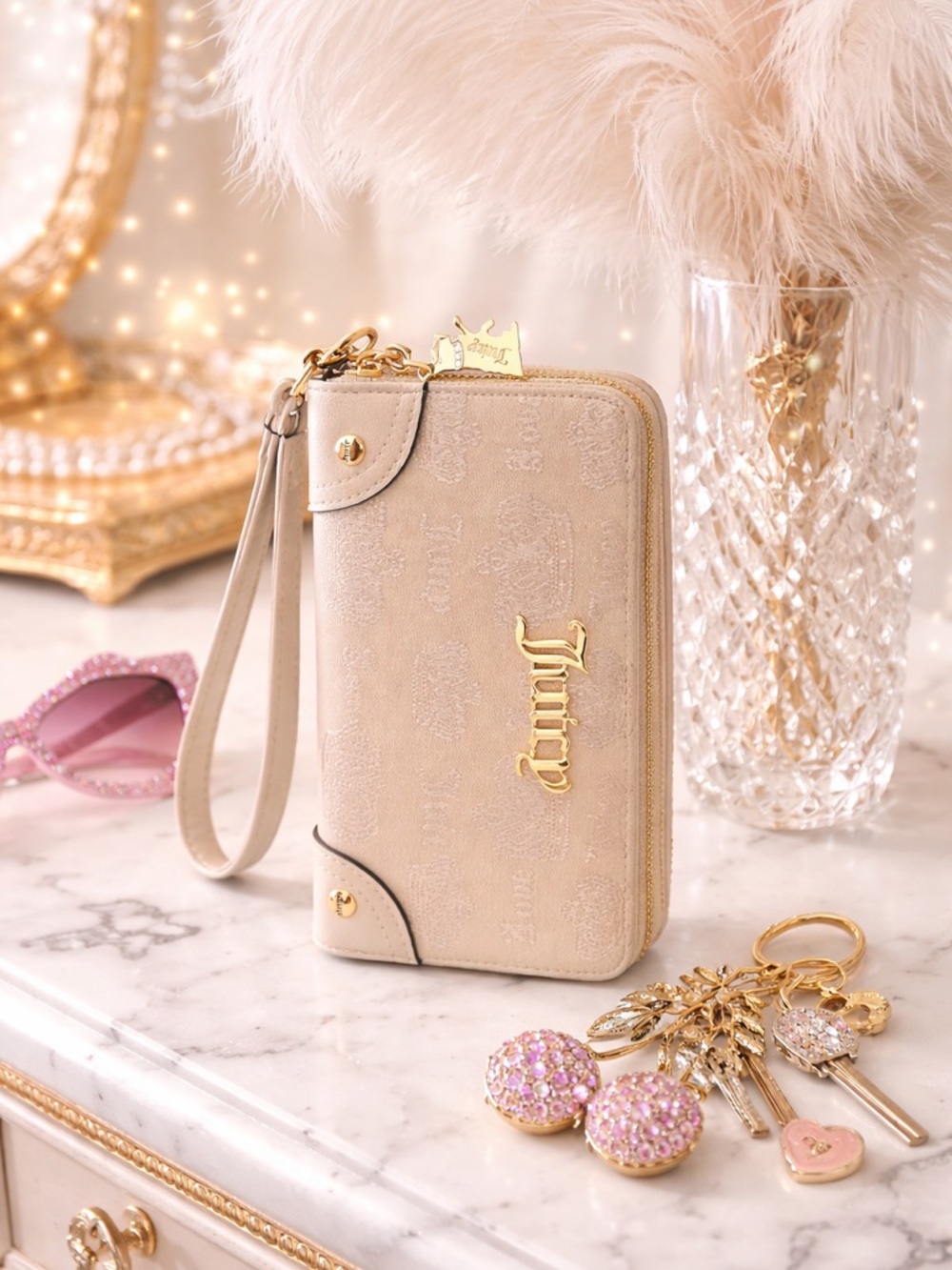 JUICY COUTURE EXCLUSIVE JUICY FAN CLUB LG ZA WALLET WITH GOLD LOGO SANDSTONE